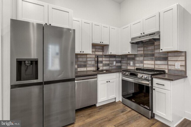 2214 N Front St in Philadelphia, PA - Foto de edificio - Building Photo