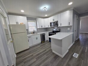 52 Vista Ave in Latham, NY - Building Photo - Building Photo