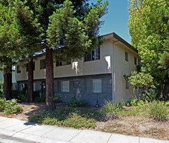 Riverdale Apartments in Sacramento, CA - Building Photo
