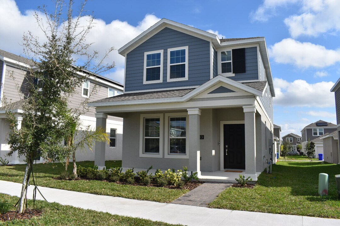 1433 Waverunner Ln in Winter Garden, FL - Building Photo