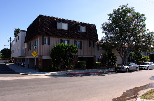 1003 E Pine Ave in El Segundo, CA - Building Photo - Building Photo