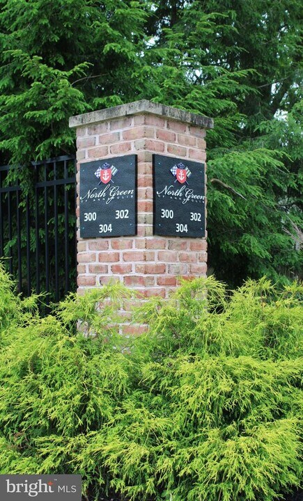 302 Hilltop Ln-Unit -302J in Annapolis, MD - Building Photo
