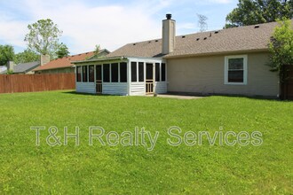 3202 Cherry Lake Rd in Indianapolis, IN - Building Photo - Building Photo
