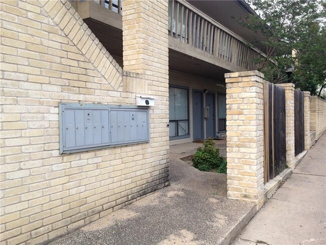 property at 1905 San Gabriel St