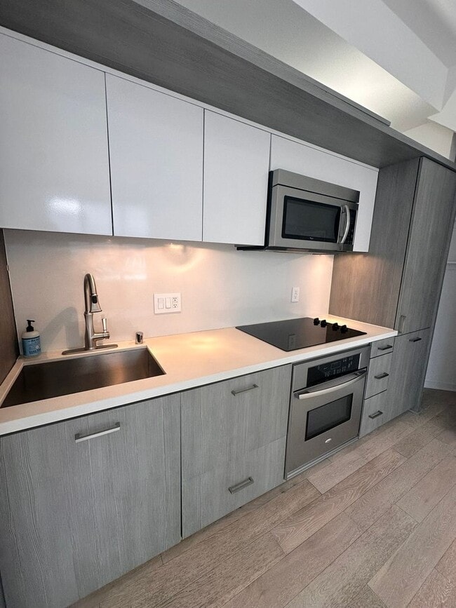 988 G St in San Diego, CA - Building Photo - Building Photo