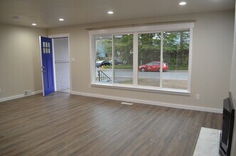 12755 Phinney Ave N in Seattle, WA - Building Photo - Building Photo