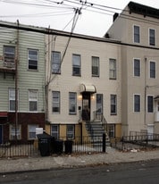 203 Webster Ave in Jersey City, NJ - Building Photo