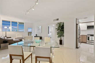 800 West Ave, Unit PH15 in Miami Beach, FL - Building Photo - Building Photo