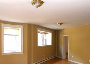 13 Garrison Rd, Unit 38 in Brookline, MA - Building Photo