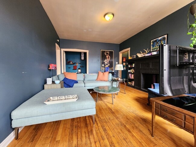 2218 N St Louis Ave in Chicago, IL - Building Photo - Building Photo