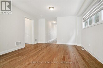 29 Gladmary Dr in Brampton, ON - Building Photo - Building Photo