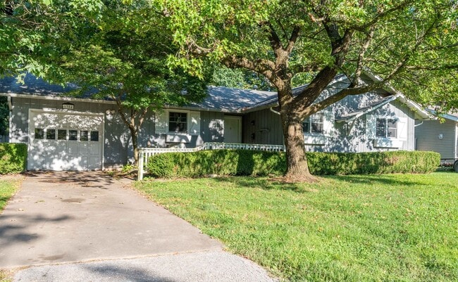 1304 S Belcrest Ave in Springfield, MO - Building Photo - Building Photo