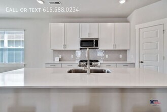 156 Harvest Point Blvd in Spring Hill, TN - Building Photo - Building Photo