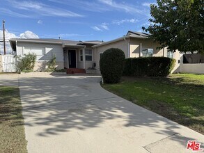10148 Gothic Ave in Los Angeles, CA - Building Photo - Building Photo