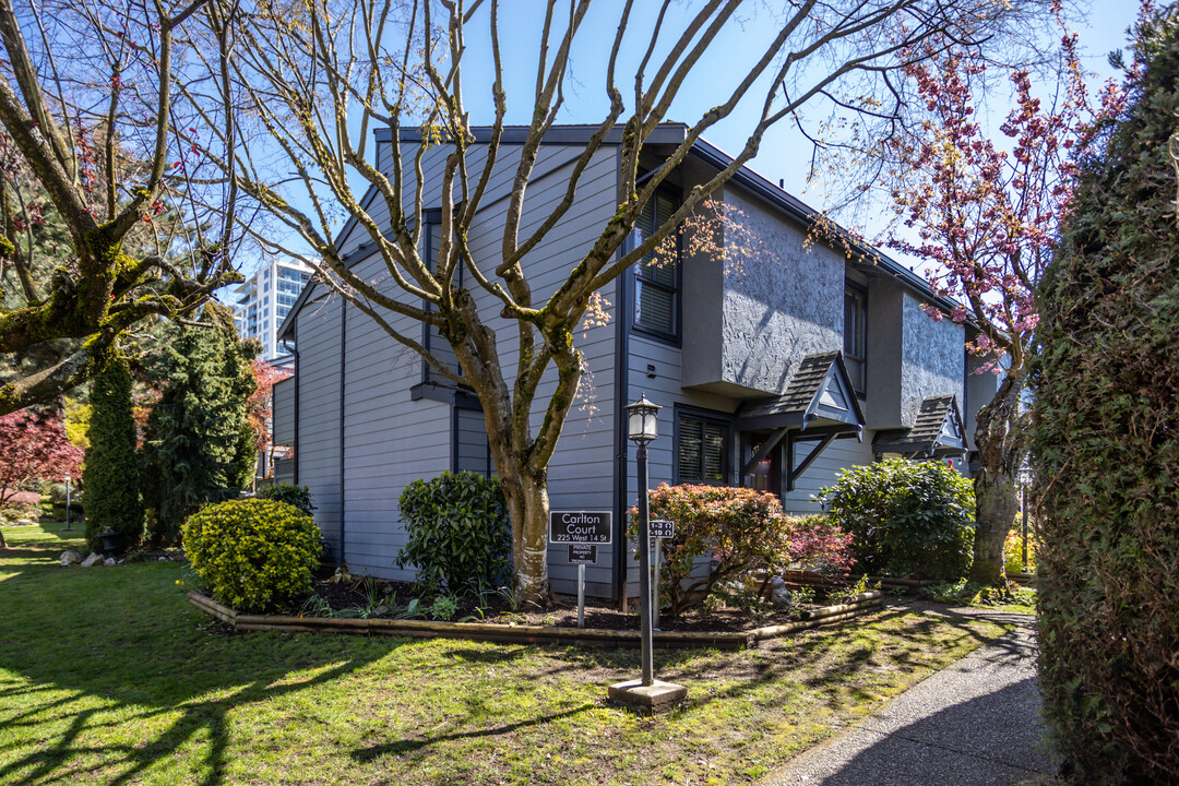 Carlton Court in North Vancouver, BC - Building Photo