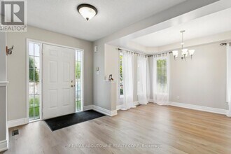 499 River Glen Blvd in Oakville, ON - Building Photo - Building Photo