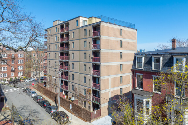 280 Harvard House Condominium in Cambridge, MA - Foto de edificio - Building Photo