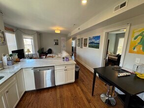 3 Hamilton Rd, Unit 2 in Somerville, MA - Building Photo - Building Photo