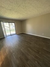 811 Applewood Ln in Fayetteville, NC - Building Photo - Building Photo