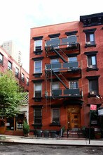 465 W 49th St in New York, NY - Building Photo - Building Photo