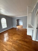 1033 E Oakland Ave in Lansing, MI - Building Photo - Building Photo