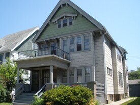 3372 N Oakland Ave, Unit Lower