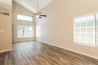 3825 W Camino Real in Glendale, AZ - Foto de edificio - Building Photo