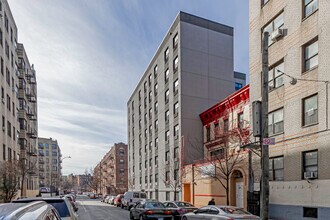 2001 Creston Ave in Bronx, NY - Building Photo - Building Photo