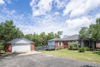 614 Canyon Rim Dr in Dripping Springs, TX - Building Photo - Building Photo