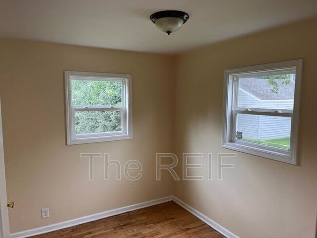 1346 Flamingo Dr in Mount Morris, MI - Building Photo - Building Photo