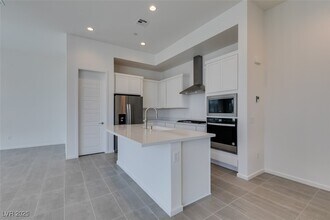 3343 Birdseye Maple Ave in Henderson, NV - Building Photo - Building Photo