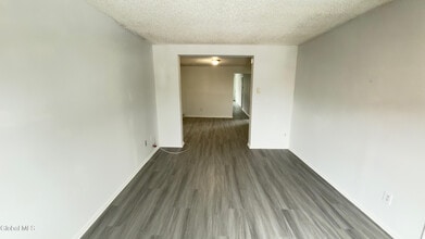 3132 6th Ave in Troy, NY - Building Photo - Building Photo