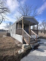 210-212 12th St in Clay Center, KS - Building Photo