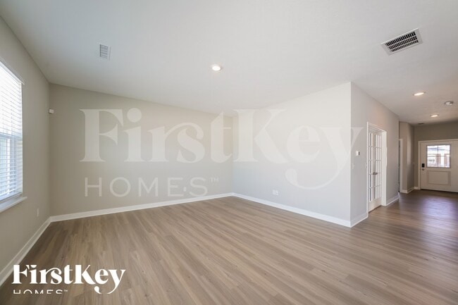 2285 S Bingham Pl in New Palestine, IN - Foto de edificio - Building Photo