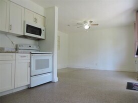 111 Charley Ave in Fort Lauderdale, FL - Building Photo