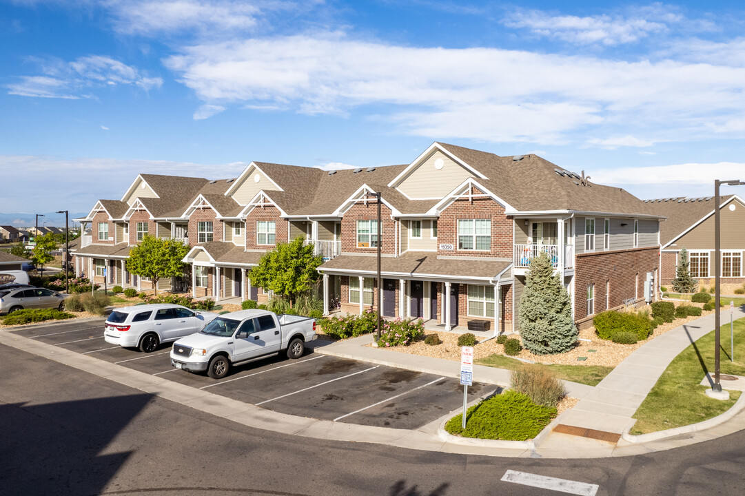 The Meadows at Dunkirk Apartment Homes in Aurora, CO - Building Photo