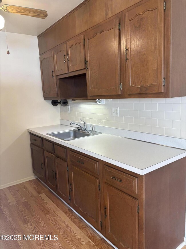 1021F Aberdeen Dr in Lakewood, NJ - Building Photo - Building Photo