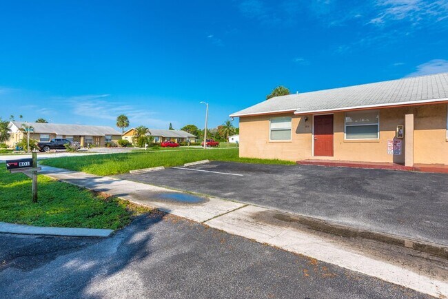 801 NE 3rd St in Boynton Beach, FL - Building Photo - Building Photo