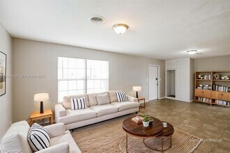 5961 NW 14th Ct in Sunrise, FL - Building Photo - Building Photo