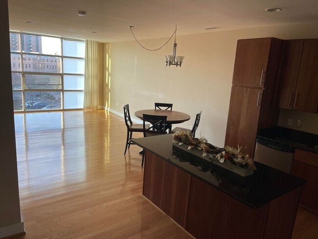 2772 Lighthouse Point E in Baltimore, MD - Building Photo - Building Photo