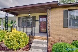 1830 Oakwood Ave NE in Huntsville, AL - Building Photo - Building Photo
