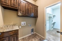 3103 Windcrest Ct in Granbury, TX - Foto de edificio - Building Photo