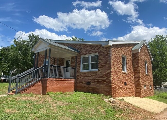 105 Hudson St in Rockingham, NC - Building Photo - Building Photo