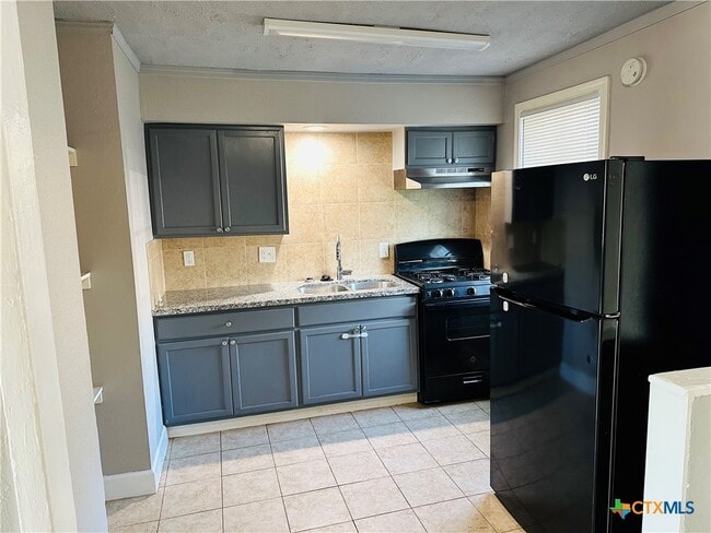 2313 1/2 N Louis St in Victoria, TX - Building Photo - Building Photo
