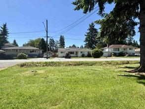 13065-1103A 103A Ave in Surrey, BC - Building Photo - Building Photo