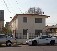 136 E 29TH ST in Los Angeles, CA - Building Photo - Building Photo