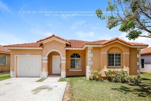 28468 SW 130th Pl in Homestead, FL - Building Photo