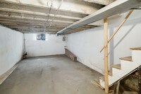 635 W Russell St photo'