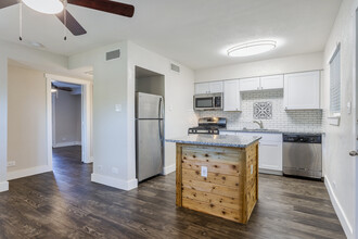 Ridglea Court Apartments in Fort Worth, TX - Foto de edificio - Interior Photo