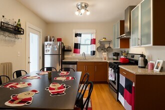 456 Medford St in Somerville, MA - Building Photo - Building Photo